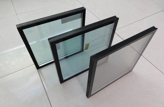 8m 9,6m 12m Largeur de l'étendue Serre multispan avec système hydroponique et structure en verre