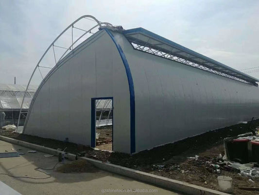 Serres solaires en brique à une seule couche de 8 à 16 m de large avec couverture isolante